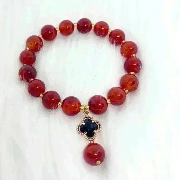 Natural Agate Four Leaf Clover Pendant Bracelet in Rust Red Orange - Picture 3 of 6